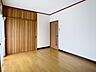 室内：家具の配置もしやすい、収納完備のすっきりとしたお部屋。