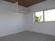 2F洋室8帖・フロア材／クロス／建具全数交換済