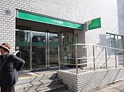 （株）りそな銀行 城東支店 63m