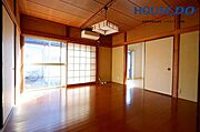 床暖房の入った1階中央の洋室♪床暖房はガスになります！以前は和室でしたが、洋室に張替えております！インスペクション結果傾きがございますので、物件にてご確認ください。