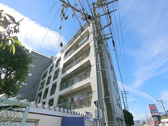 「藤が丘」駅へ...