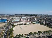 谷山中学校【鹿児島市立谷山中学校】は、上福元町に位置する1947年創立の中学校です。令和4年度の生徒数は986人で、31クラスあります。校訓は「自主・向學・友愛」です。 3000m