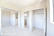 豊富な収納スペースですっきりとした暮らしを実現