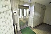 エレベーター付き。日々の移動もスムーズです。