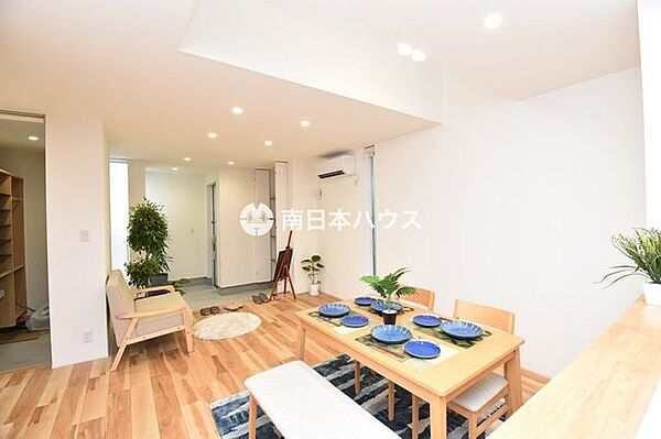 リビング/ダイニングを拡大表示
