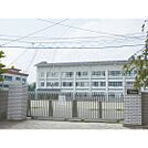 中学校「名古屋市立守山中学校まで1900ｍ」