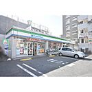 コンビニ「ファミリーマート砂田橋五丁目店まで672ｍ」