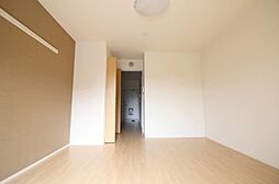 サン・ルースト 102号室 1階1Kのリビング/ダイニング