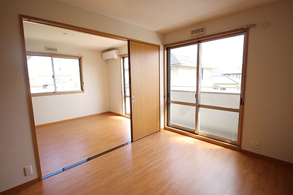 apartment 茨城県那珂市菅谷
地図を見る