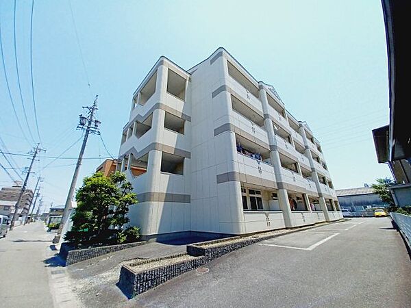 ストリートアート 106｜三重県三重郡川越町大字豊田(賃貸マンション2DK・1階・49.50㎡)の写真 その1