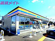ミニストップ四日市天カ須賀店 303m