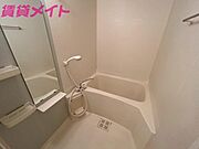 別部屋反転同型写真