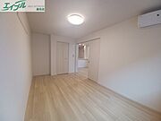 同型部屋写真です。