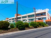 桑名市立七和小学校 868m