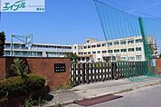 桑名市立城南小学校 570m