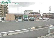 セブンイレブン桑名益生店 451m