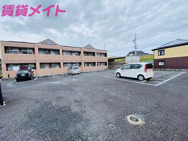 4 / 7