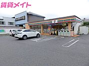 セブンイレブン桑名江場店 423m