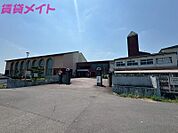 いなべ市立員弁中学校 472m