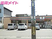 セブンイレブン桑名長島町又木店 749m
