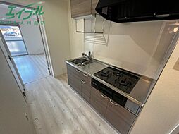 メゾンモンマルトル江場