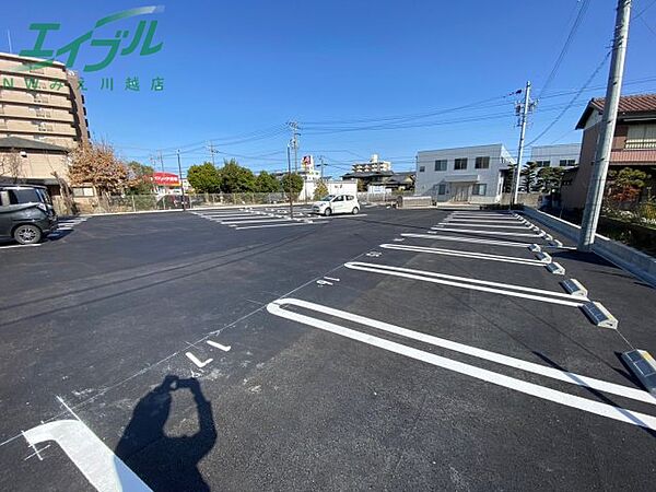 メゾンモンマルトル江場