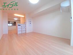 コンフィアンス 1階1LDKのリビング/ダイニング