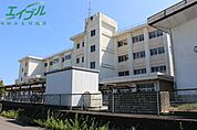 桑名市立陽和中学校 627m