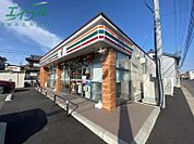 セブンイレブン桑名外堀店 215m