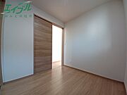 別部屋反転参考写真です
