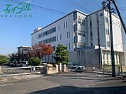 四日市市立富田中学校 651m