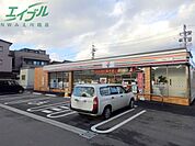 セブンイレブン四日市富田3丁目店 707m