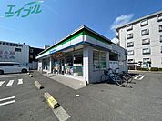 ファミリーマート四日市堀木一丁目店 392m