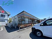 セブンイレブン四日市十七軒町店 567m