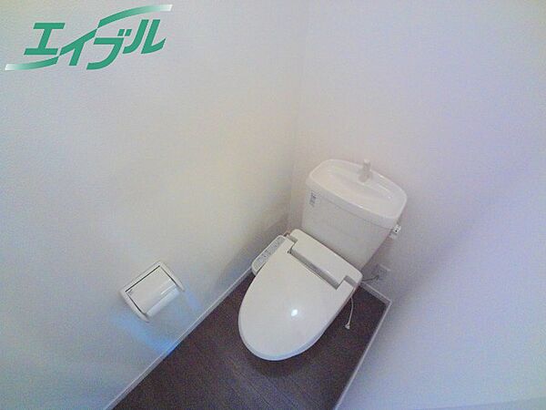 画像9:トイレ同型参考写真