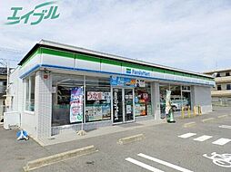 ファミリーマート四日市生桑南店 705m