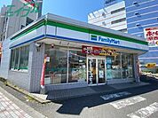 ファミリーマート四日市西新地店 385m