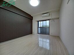 ジュネス四日市 6階1Kのリビング/ダイニング