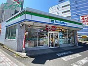 ファミリーマート四日市西新地店 379m