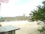 いなべ市立三里小学校 1323m