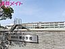 周辺：四日市市立楠小学校 748m