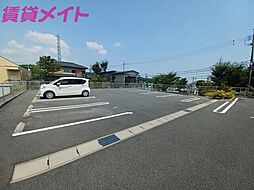8 / 15
