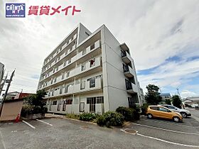 三重県鈴鹿市庄野共進１丁目（賃貸マンション2LDK・1階・63.18㎡） その1