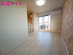 近鉄鈴鹿線 平田町駅 徒歩12分の賃貸アパート 1階ワンルームのリビング/ダイニング