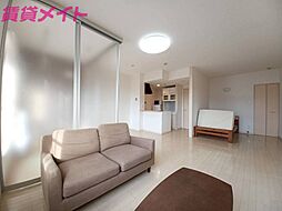 近鉄鈴鹿線 鈴鹿市駅 徒歩5分の賃貸マンション 2階ワンルームのリビング/ダイニング