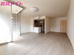 近鉄鈴鹿線 鈴鹿市駅 徒歩5分の賃貸マンション 2階ワンルームのリビング/ダイニング