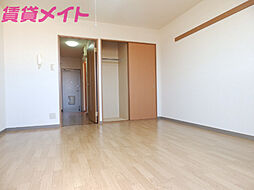 近鉄鈴鹿線 三日市駅 三重交通平野下車 5kmの賃貸アパート 1階1Kのリビング/ダイニング