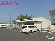 ファミリーマート鈴鹿下箕田店 1978m