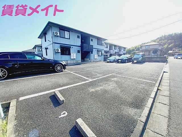 7 / 11