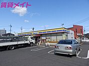 ミニストップ鈴鹿平田店 182m